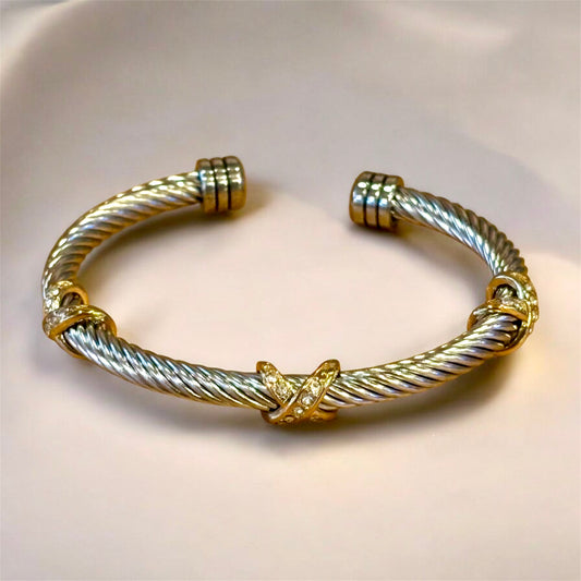 Aurelia Twist Cuff